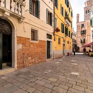 Glass House - Loft 2 Minutes To Rialto Bridge & View , Venice Italy